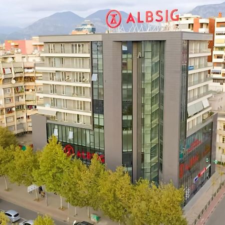 Free Parking Skanderbeg Square - Spacious Central Apartment Tiranë Luaran gambar
