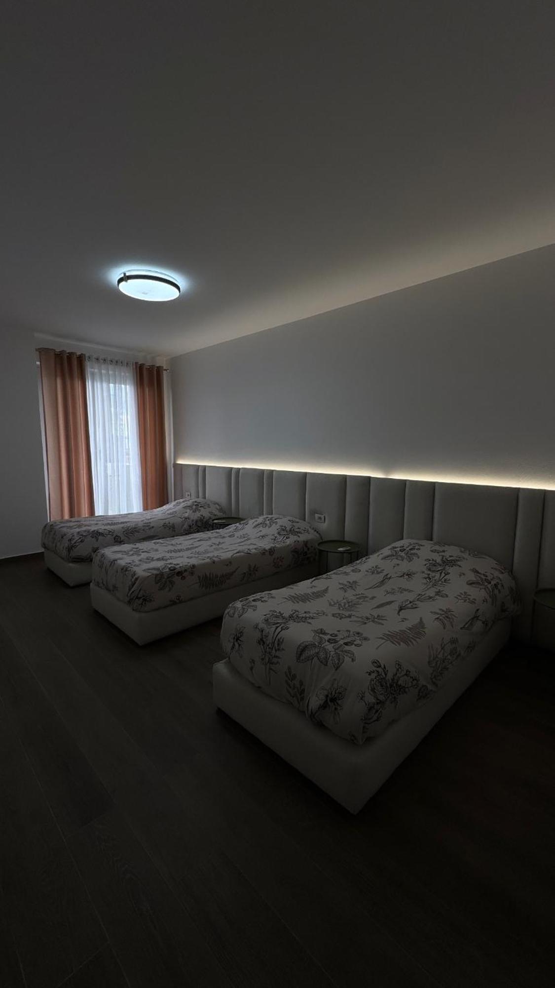Free Parking Skanderbeg Square - Spacious Central Apartment Tiranë Luaran gambar
