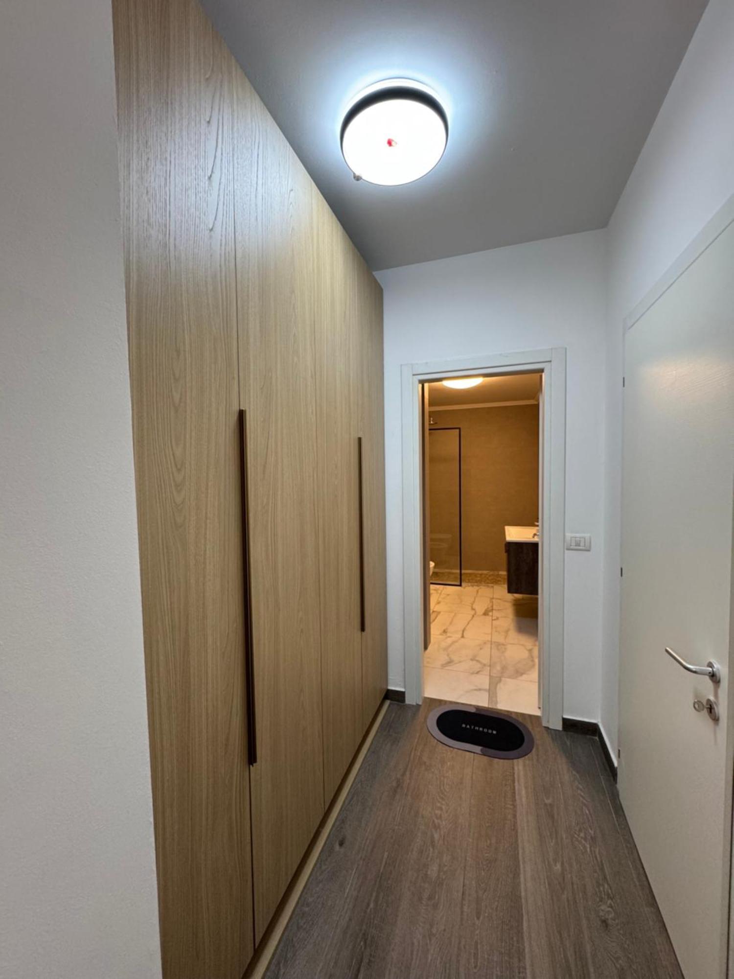 Free Parking Skanderbeg Square - Spacious Central Apartment Tiranë Luaran gambar